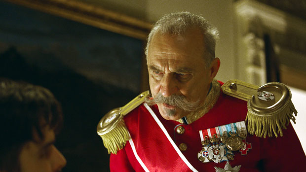 ТВ КРИТИКА: “Краљ у недостатку бољег”